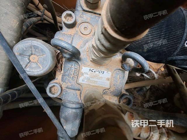 回轉(zhuǎn)馬達(dá)（上車部件）