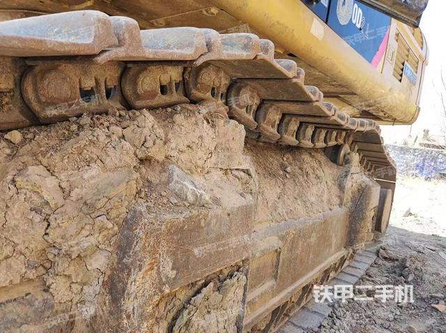 單側(cè)履帶整體（整機(jī)外觀）