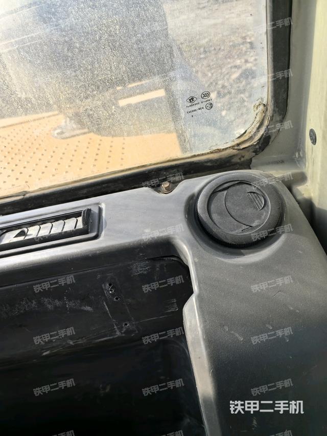 后窗玻璃角標(biāo)（駕駛室部分）