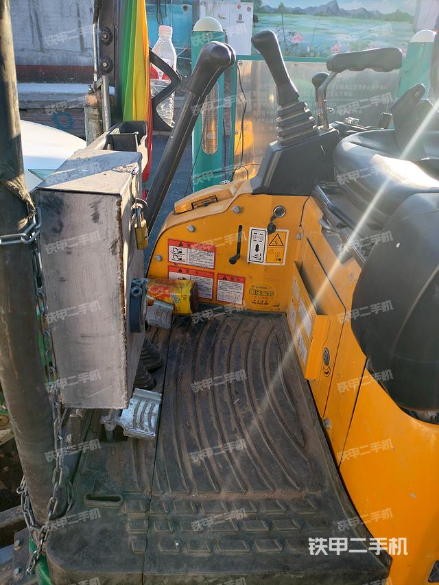 駕駛室頂部（整機(jī)外觀）