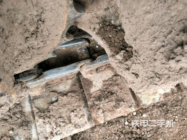 右驅動輪（行走機構）