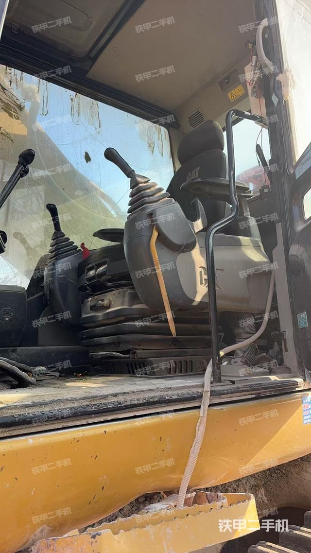 駕駛室整體（整機(jī)外觀）