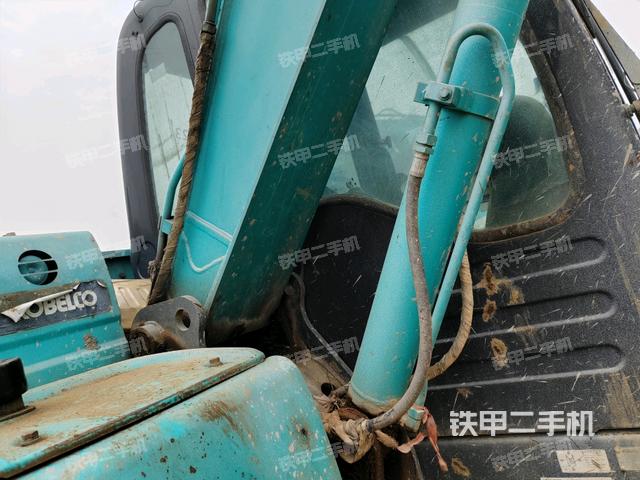 大臂根部?斜（工作和回轉(zhuǎn)裝置）