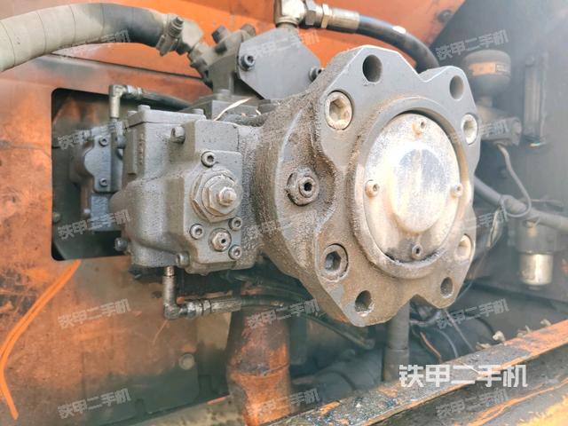 液壓泵斜45?左（大件艙室）