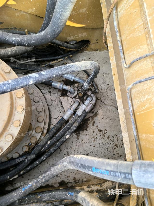 中央回轉(zhuǎn)接頭特寫（上車部件）