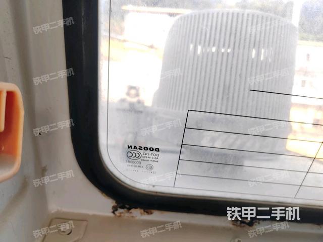 右側(cè)玻璃角標（駕駛室部分）