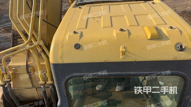 驾驶室顶部（整机外观）