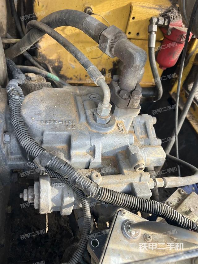 液壓泵艙室正面整體（整機(jī)外觀）