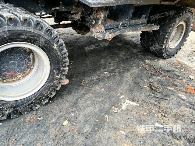 右側(cè)履帶整體?（行走機構(gòu)）