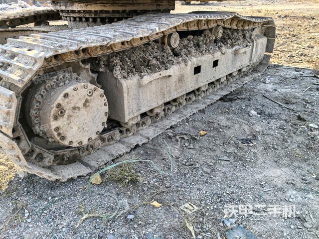 左側(cè)履帶整體?（行走機(jī)構(gòu)）