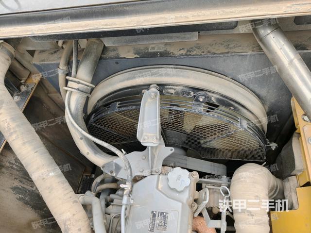 氣門室蓋螺絲特寫(xiě)（上車部件）