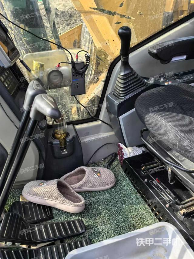 駕駛室整體（整機(jī)外觀）