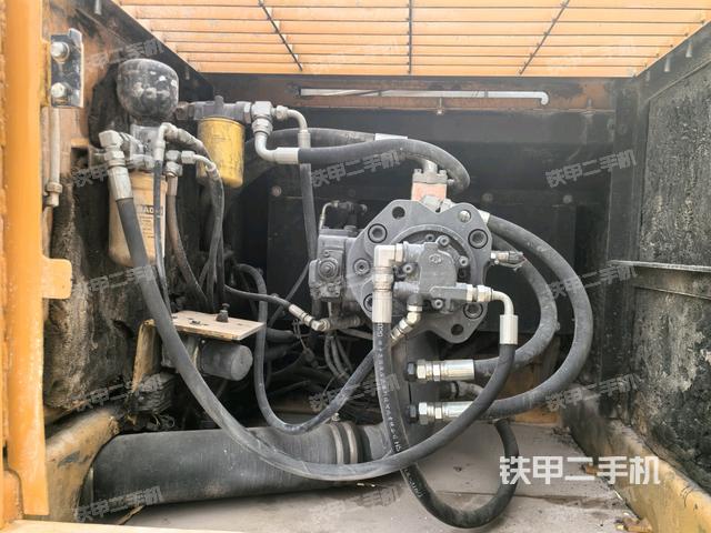 液壓泵斜45?左(大件艙室) 液壓泵斜45?左(大件艙室)