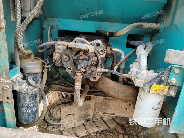 液壓泵斜45?右（大件艙室）