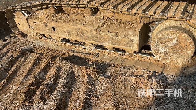 單側(cè)履帶整體（整機(jī)外觀）