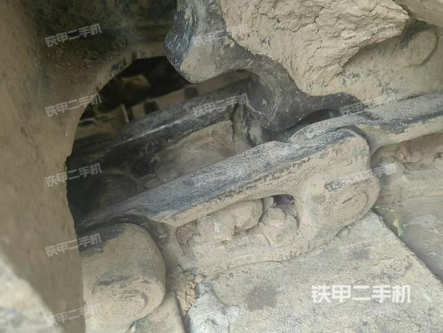 單側(cè)履帶整體（整機(jī)外觀）