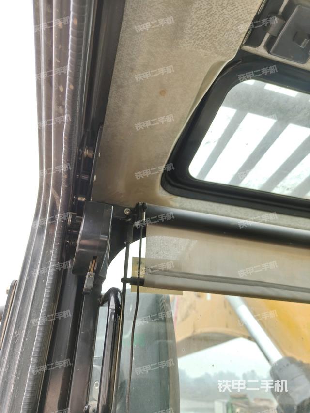 駕駛室正側(cè)（駕駛室部分）