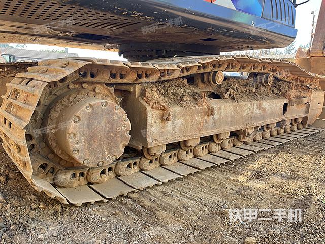 單側(cè)履帶整體（整機(jī)外觀）