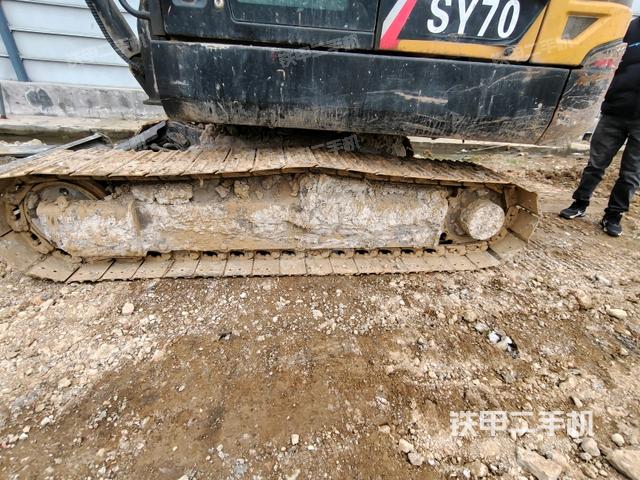 左側(cè)履帶整體?（行走機構(gòu)）