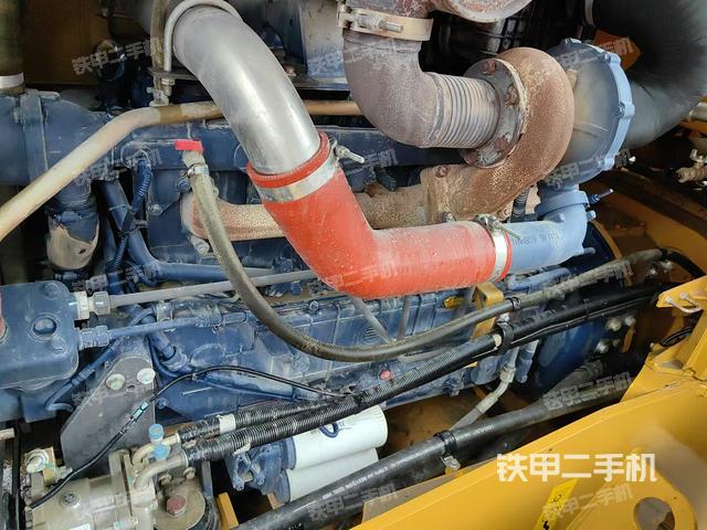 發(fā)動(dòng)機(jī)右側(cè)(整機(jī)外觀及大件) 發(fā)動(dòng)機(jī)右側(cè)(整機(jī)外觀及大件)