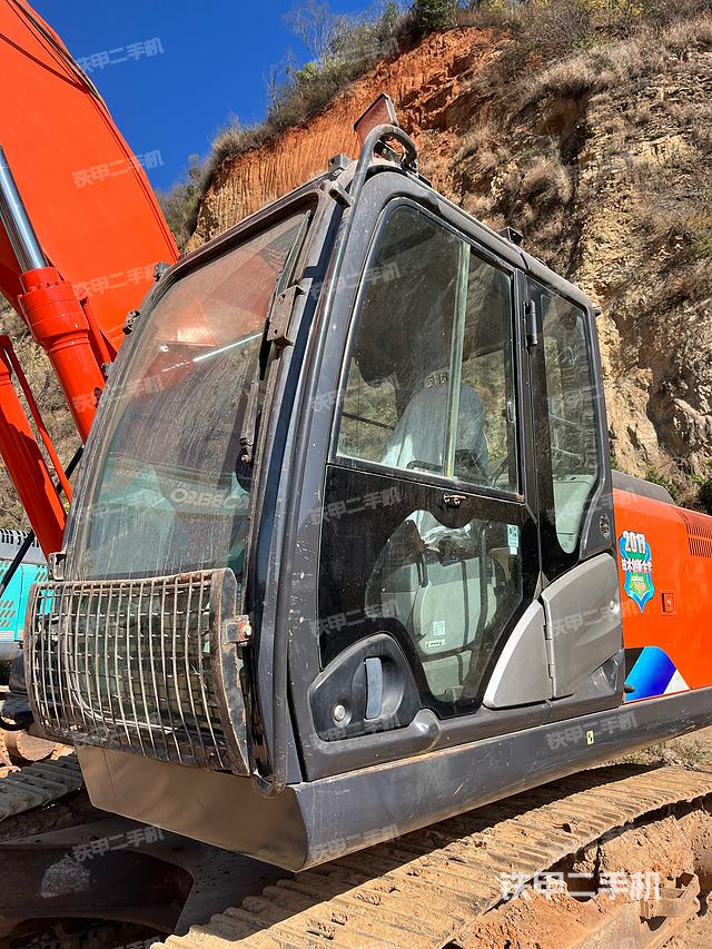 駕駛室整體（整機(jī)外觀）