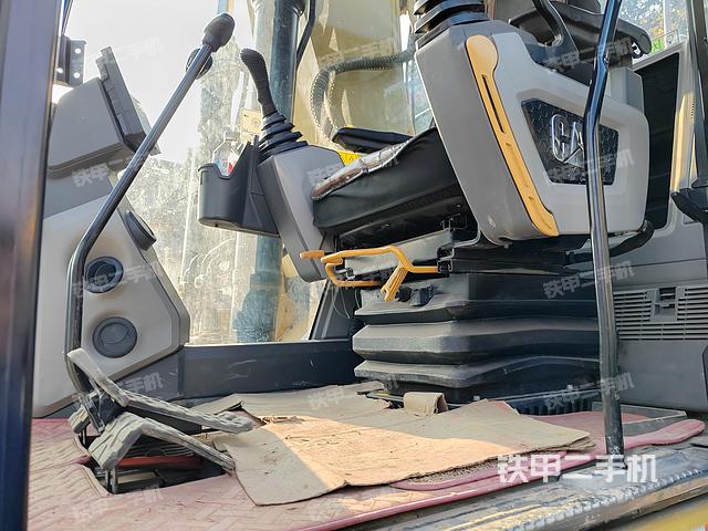 驾驶室整体（整机外观）