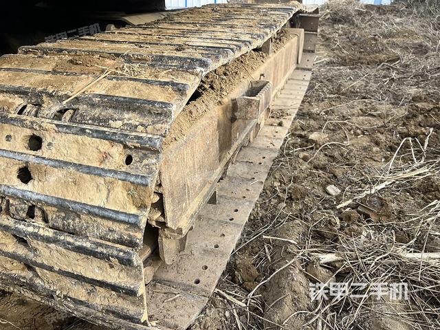 單側(cè)履帶整體（整機(jī)外觀）