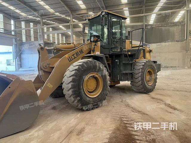 工作裝置整體（整機外觀及大件）