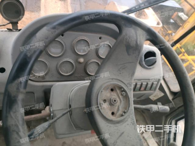 駕駛室操作臺(tái)（整機(jī)外觀及大件）