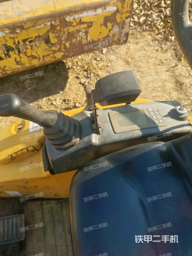 座椅右側(cè)控制臺/鑰匙門/油門/含右手柄（駕駛室部分）