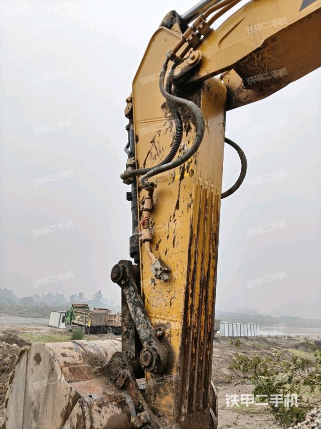 大臂油缸整體?豎拍（工作和回轉(zhuǎn)裝置）