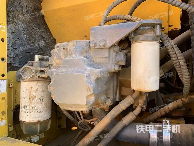 液壓泵艙室正面整體(整機(jī)外觀) 液壓泵艙室正面整體(整機(jī)外觀)