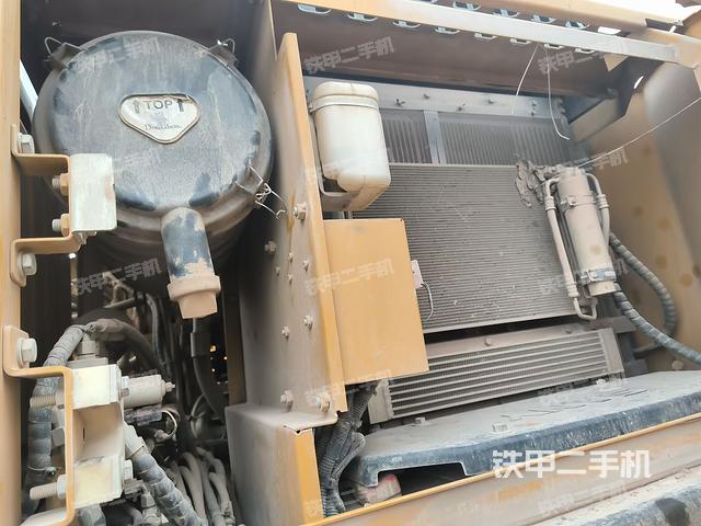 散熱器正面（大件艙室）