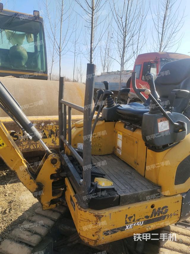 ?駕駛室正側(cè)（駕駛室部分）