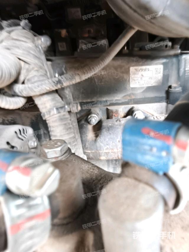 發(fā)動(dòng)機(jī)室（上車部件）