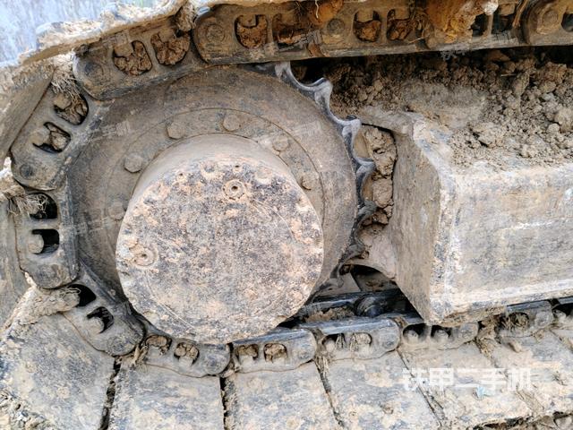 右側(cè)履帶整體?（行走機(jī)構(gòu)）