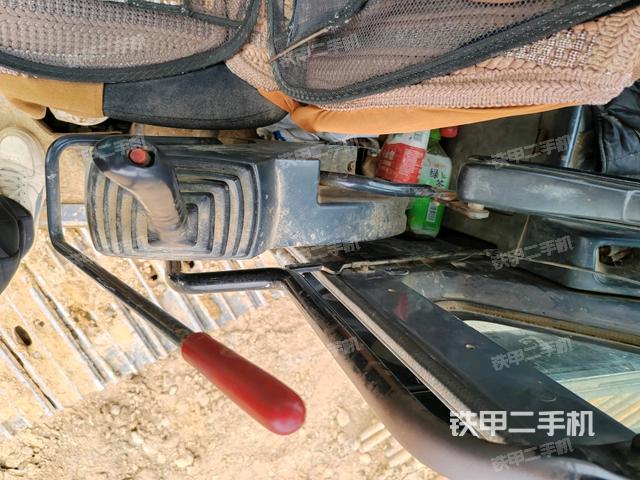 座椅右側控制臺/鑰匙門/油門/含右手柄（駕駛室部分）