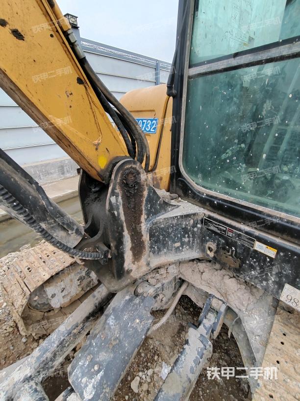 大臂根部?斜（工作和回轉(zhuǎn)裝置）