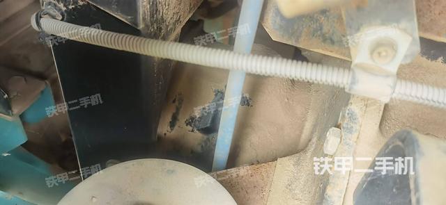 液壓泵艙室正面整體（整機外觀）