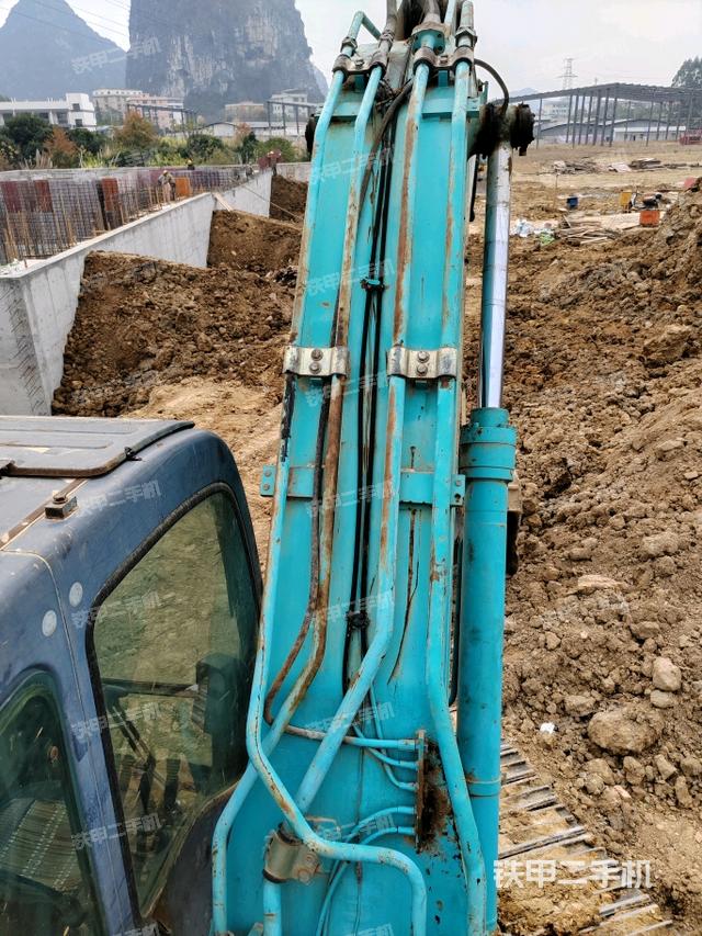 大臂背部俯視（工作和回轉裝置）