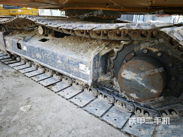 單側(cè)履帶整體（整機(jī)外觀）