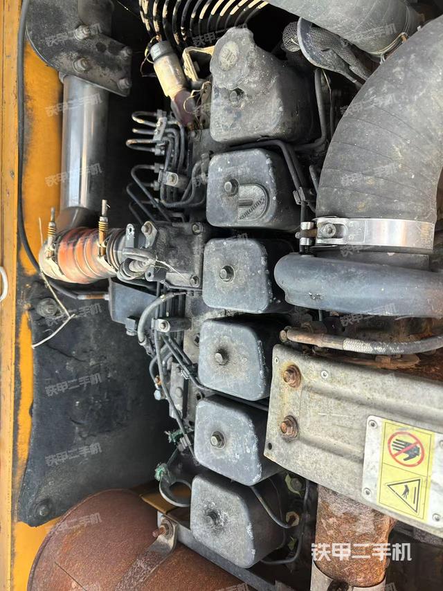 發(fā)動機整體俯視(整機外觀) 發(fā)動機整體俯視(整機外觀)