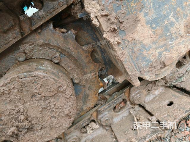 右側(cè)履帶整體?（行走機(jī)構(gòu)）