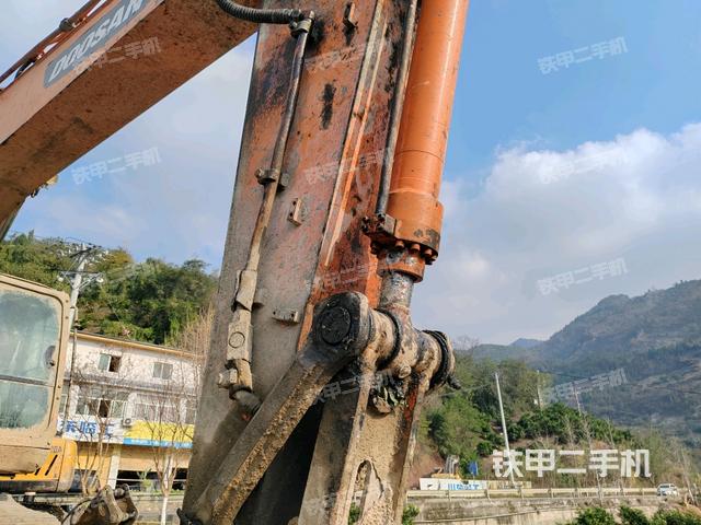 小臂整體左后（工作和回轉(zhuǎn)裝置）