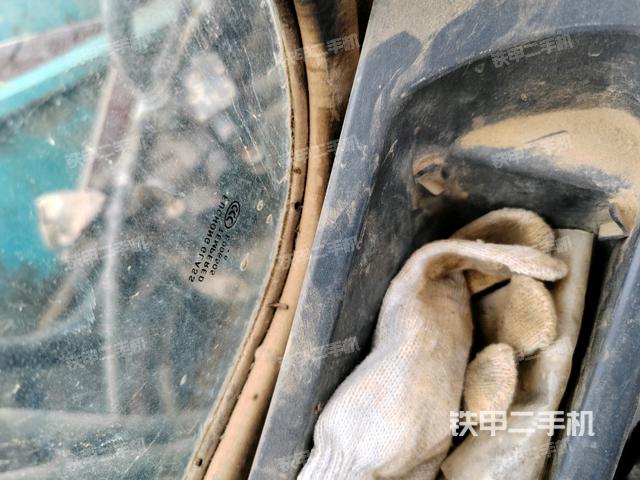 后窗玻璃角標（駕駛室部分）