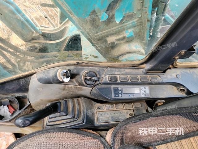 座椅左側控制臺/音響/含左手柄（駕駛室部分）