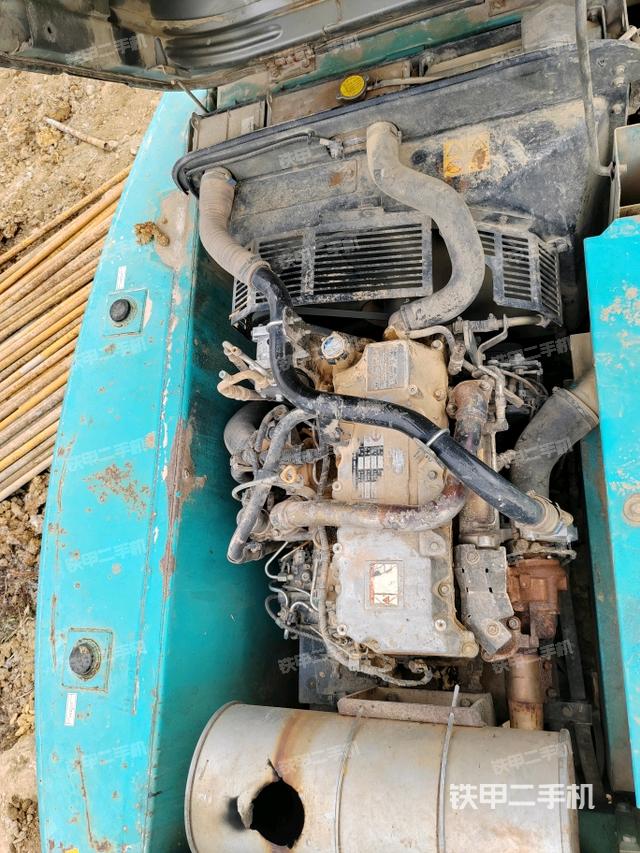 氣門室蓋螺絲特寫（上車部件）