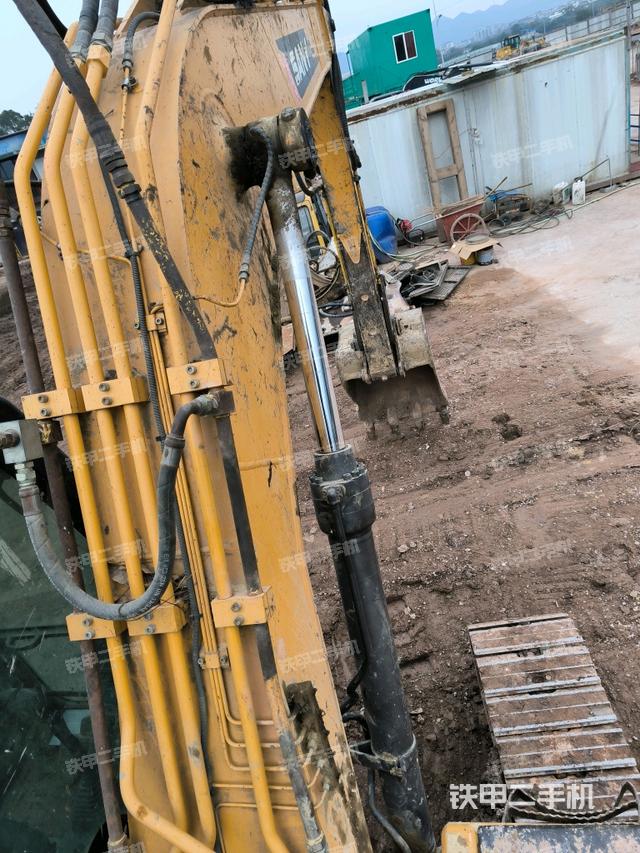 大臂背部俯視（工作和回轉裝置）