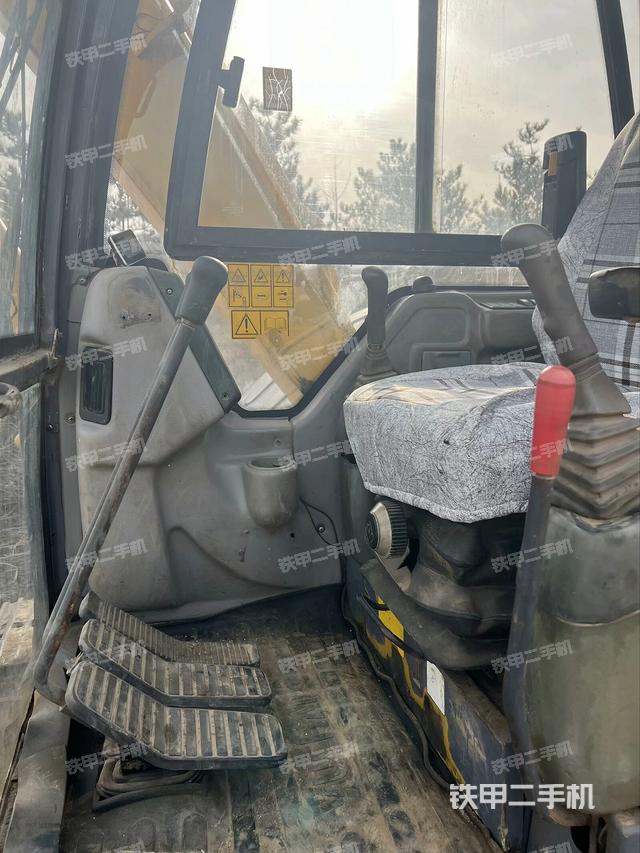 駕駛室整體（整機(jī)外觀）