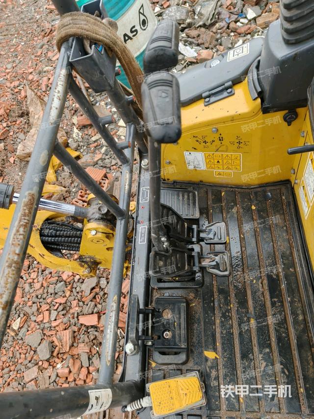 后窗玻璃角標(biāo)（駕駛室部分）